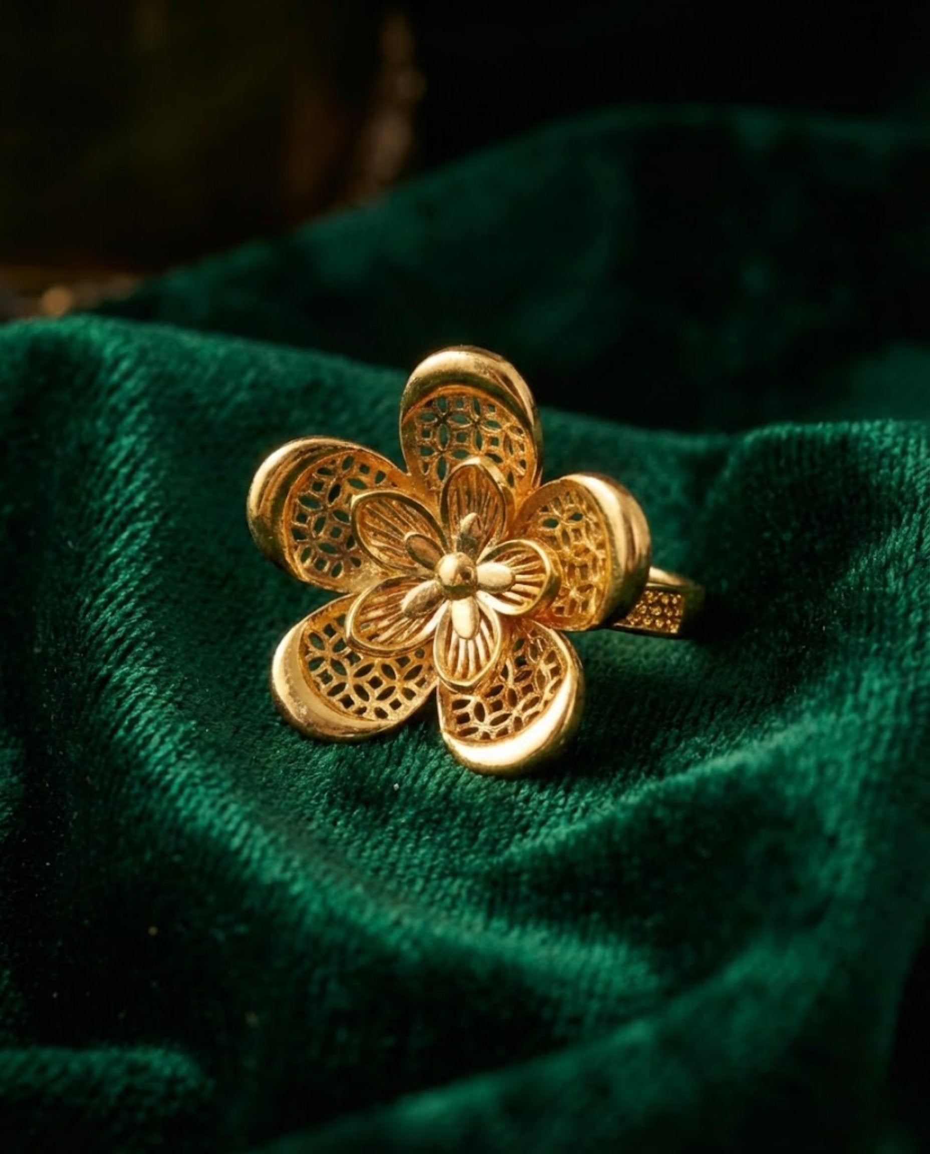 Orneza Gold Filigree Five Petal Floral Statement Ring